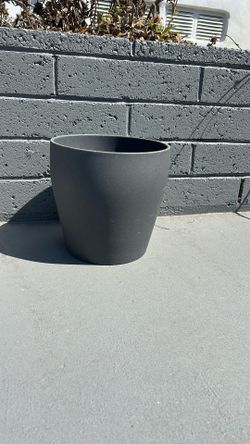 Beautiful Contemporary Gray Planter - Like New!