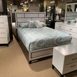 Queen And King Bedroom Set (Akerson Gray Chalk Bedroom Set) 
