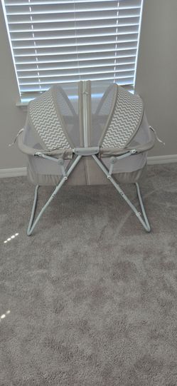 folding bedside bassinet/portable sleeper from Dream On Me