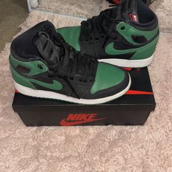 Jordan 1 Retro High Black Pine Green 5.5y