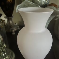 Pink glasses flower vase