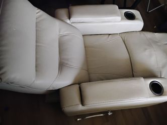 Swivel rocker/recliner (Ashley Furniture )