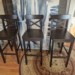 Nice Used Excellent Condition 3 Black Bar Stools. 