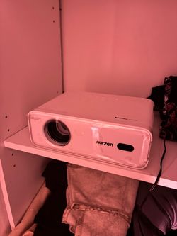 Aurzen projector