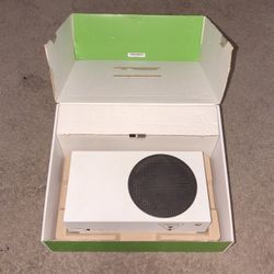 Xbox Series S - Used  (No Controllers, Fully Functional)