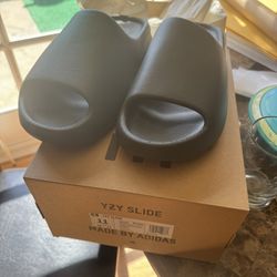 Yeezy Slides onyx