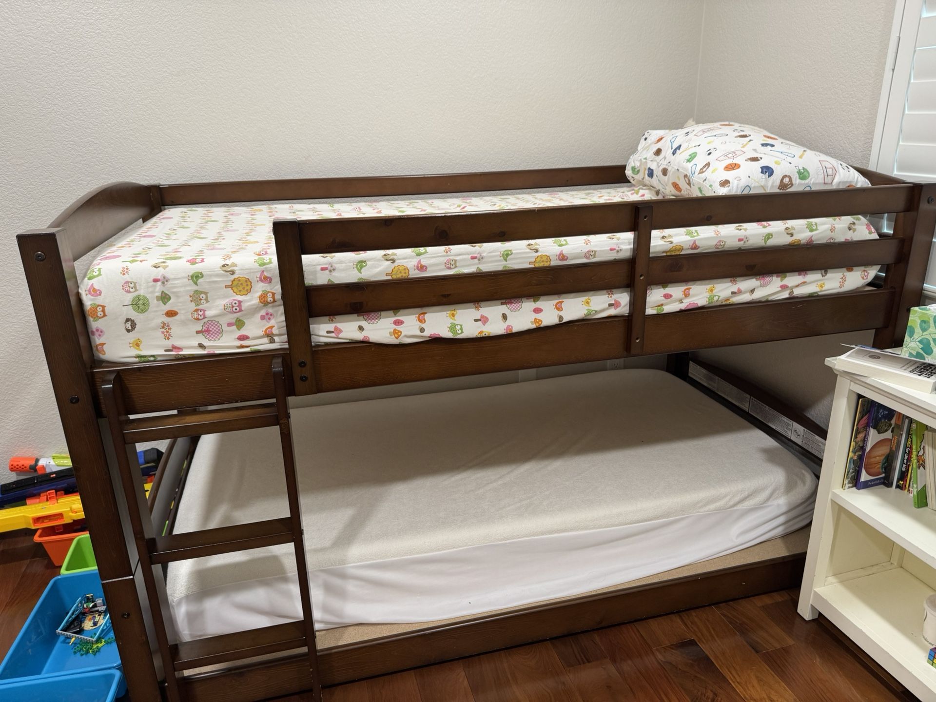 Twin Over Twin Bunk Bed 
