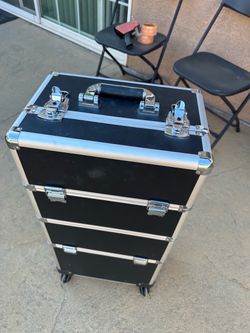 Rolling Makeup Train Case with Wheels