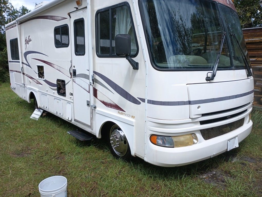 26 Ft Motorhome 2002Chevy 454 Motor Nice Condition Overall