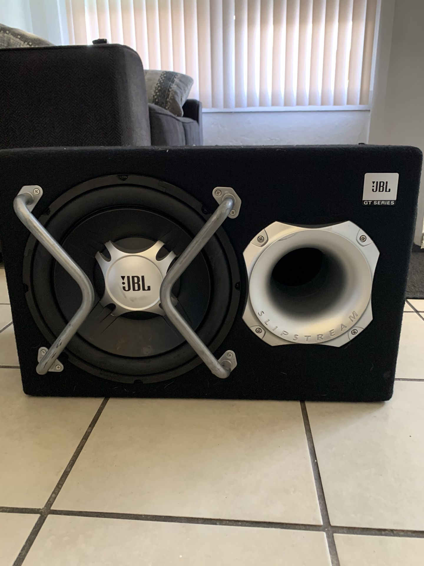 JBL 12” inch speaker with build in amplifier