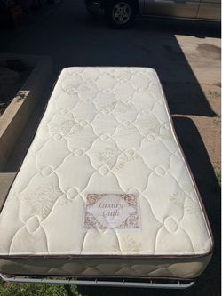 Twin size bed