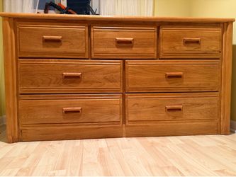 ★★★★★  Natural Wood Solid Oak Dresser
