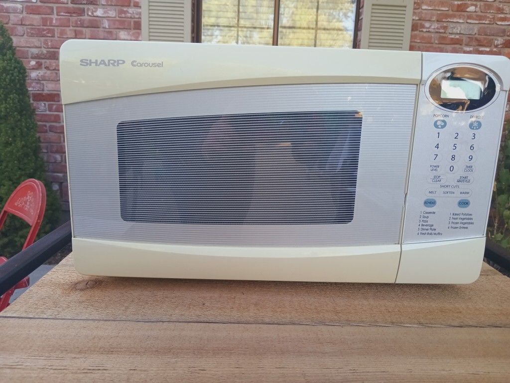 Sharp Carousel Microwave, Excellent Condition!
