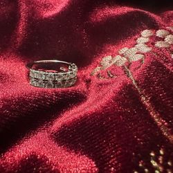 Unisex, size 5, moissanite wedding band. 