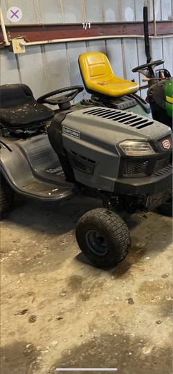 Craftsman riding mower( no deck)