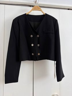 Tisuo Black Cropped Blazer
