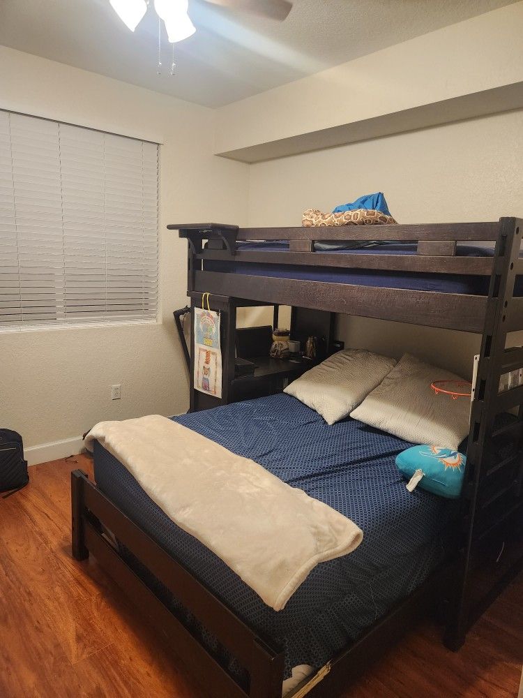 Bunk bed