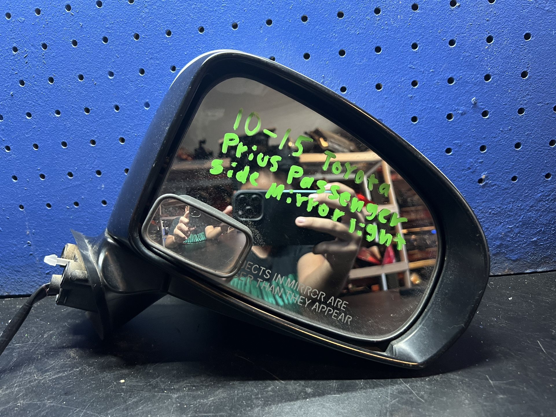 2010, 2011, 2012, 2013, 2014, 2015 Toyota Prius Passenger Side Mirror Light