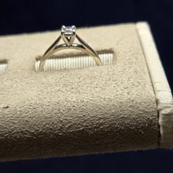 One 10k White Gold 0.10ct Diamond Ring