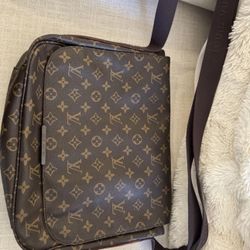LV Laptop Crossbag 