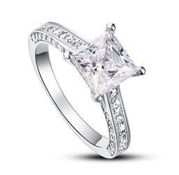 New 18 k white gold engagement ring wedding ring set
