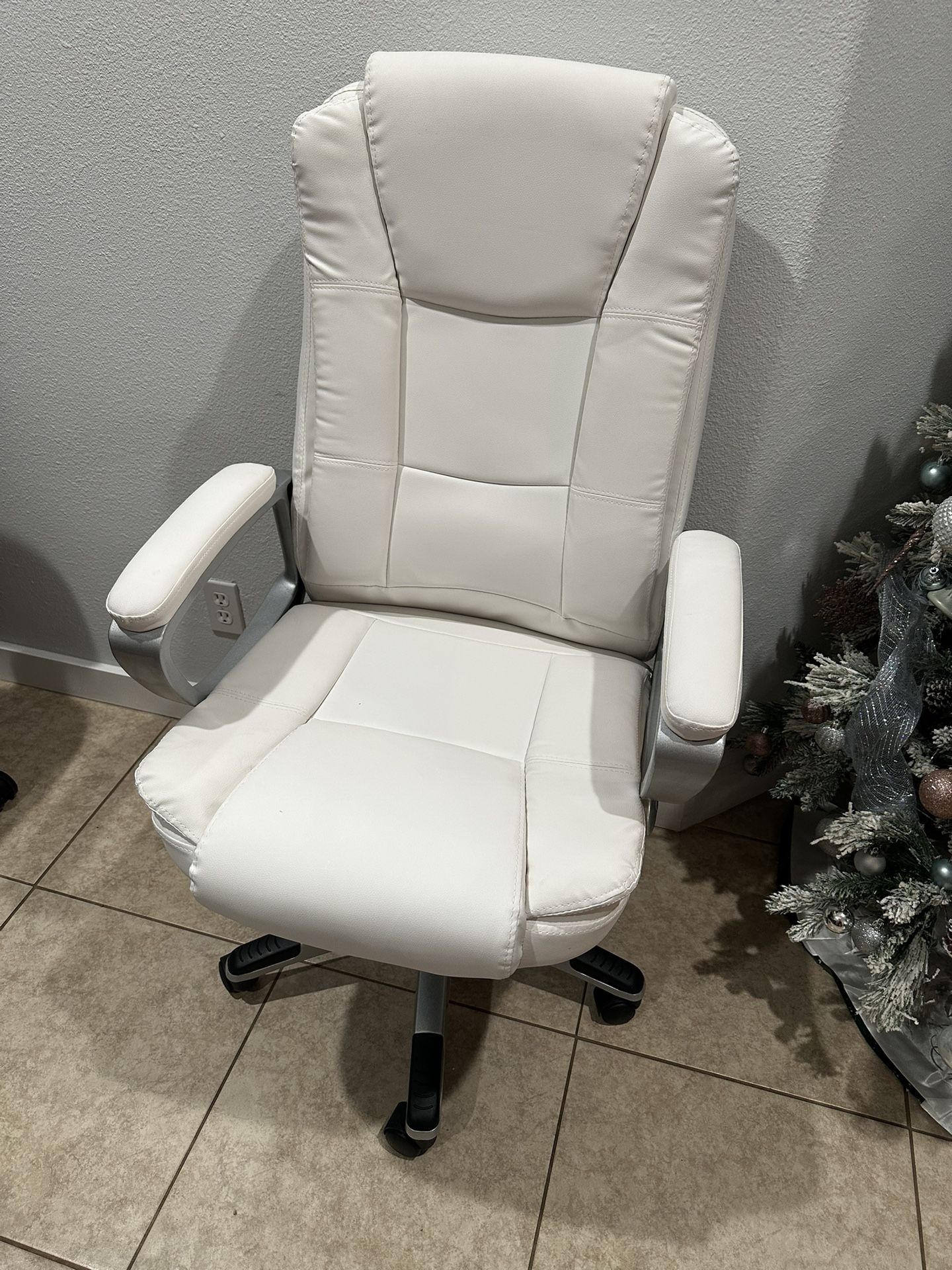 Office Chair - Brand New Condition -