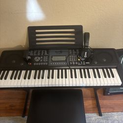 Keyboard With Stool & Headphones 