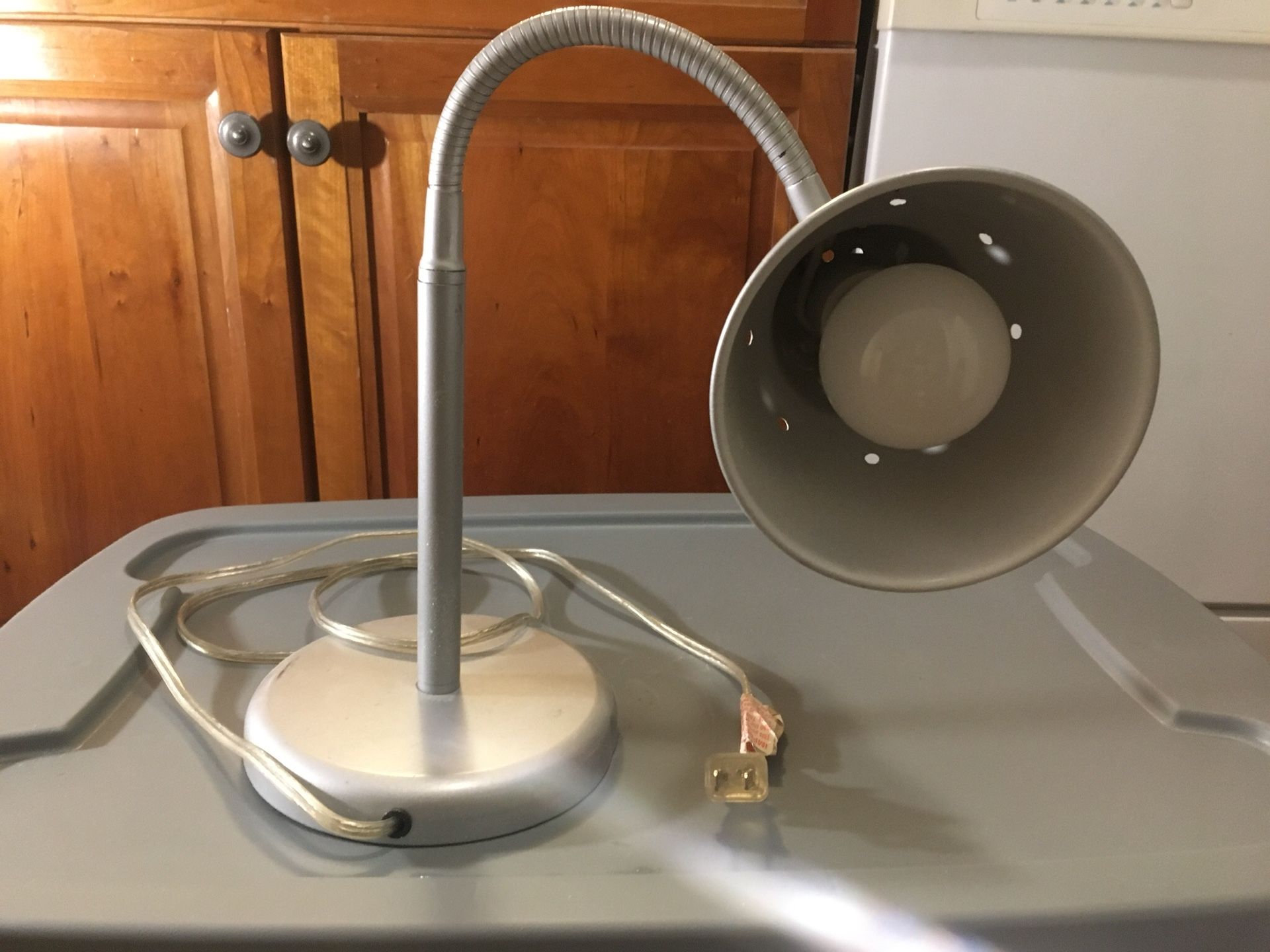 Desk lamp