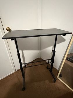 Standing-Sitting Adjustable Desk