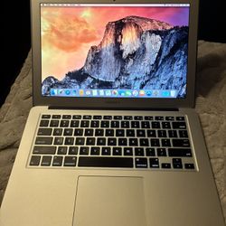 Apple Macbook Air $275
