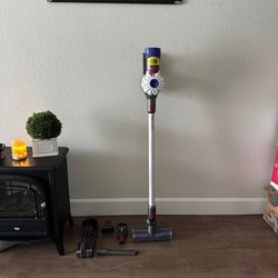 Dyson V7 Cordless Vacuum Cleaner