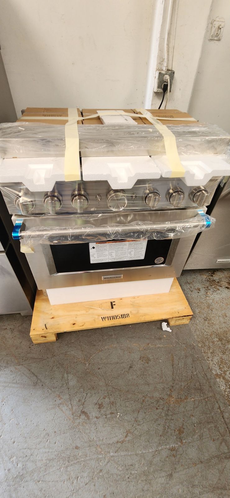 New Kitchen Aid 36” Gas Range