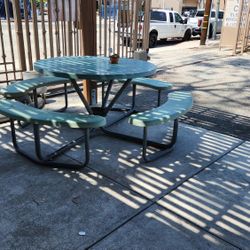 Round Lunch Table