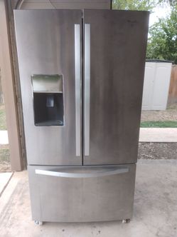 Whirlpool refrigerator does not cool selling as is