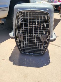 Petmate plastic dog kennel