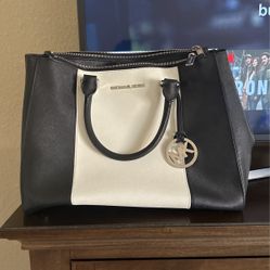 Large black And White Michael Kors Purse