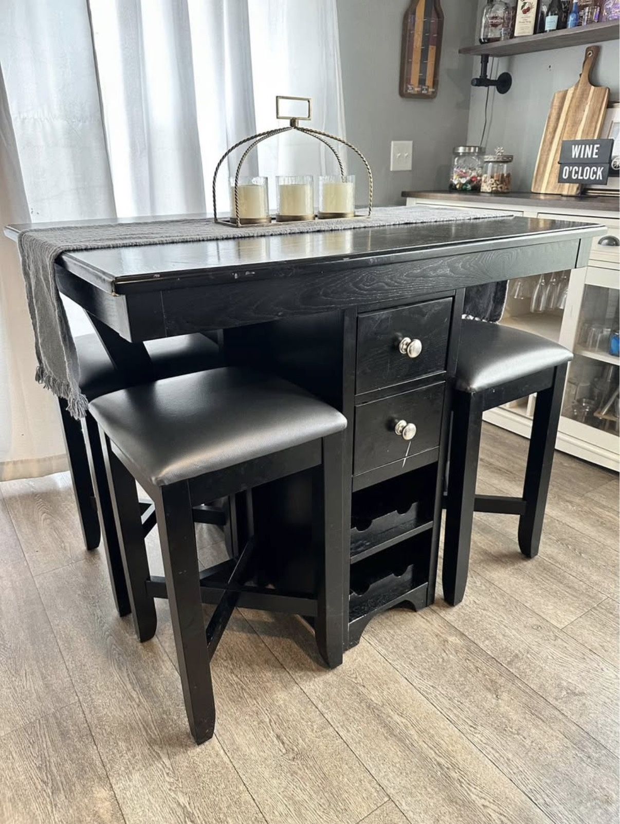 4-Seat Dining Table
