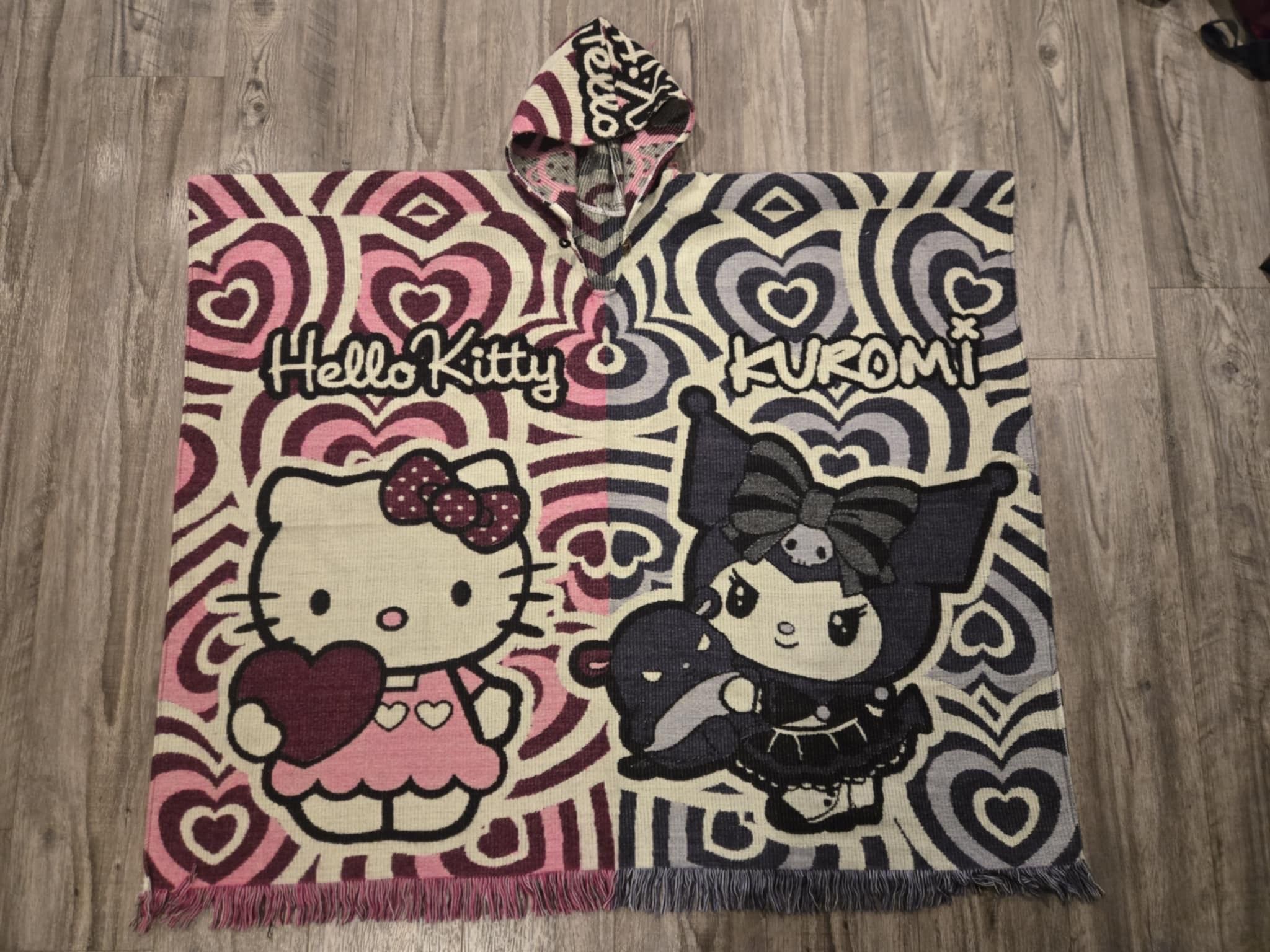 Hooded Poncho, Hello Kitty, Kuromi, Anime,Toys, Collectibles,vintage,Dragon Ball,Attack On Titan,Naruto,video Games,Demon Slayer,make Up