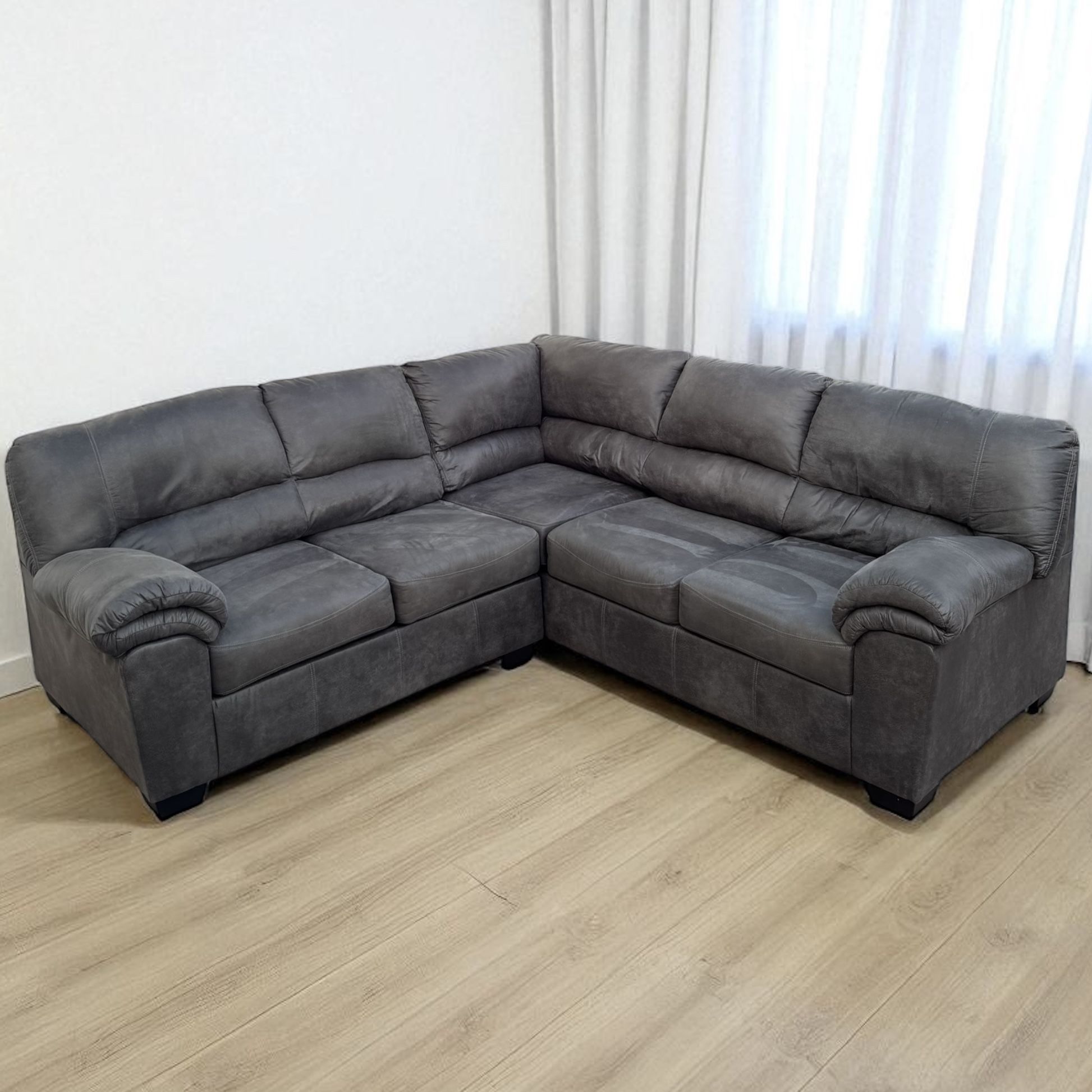 GREY SECTIONAL COUCH 