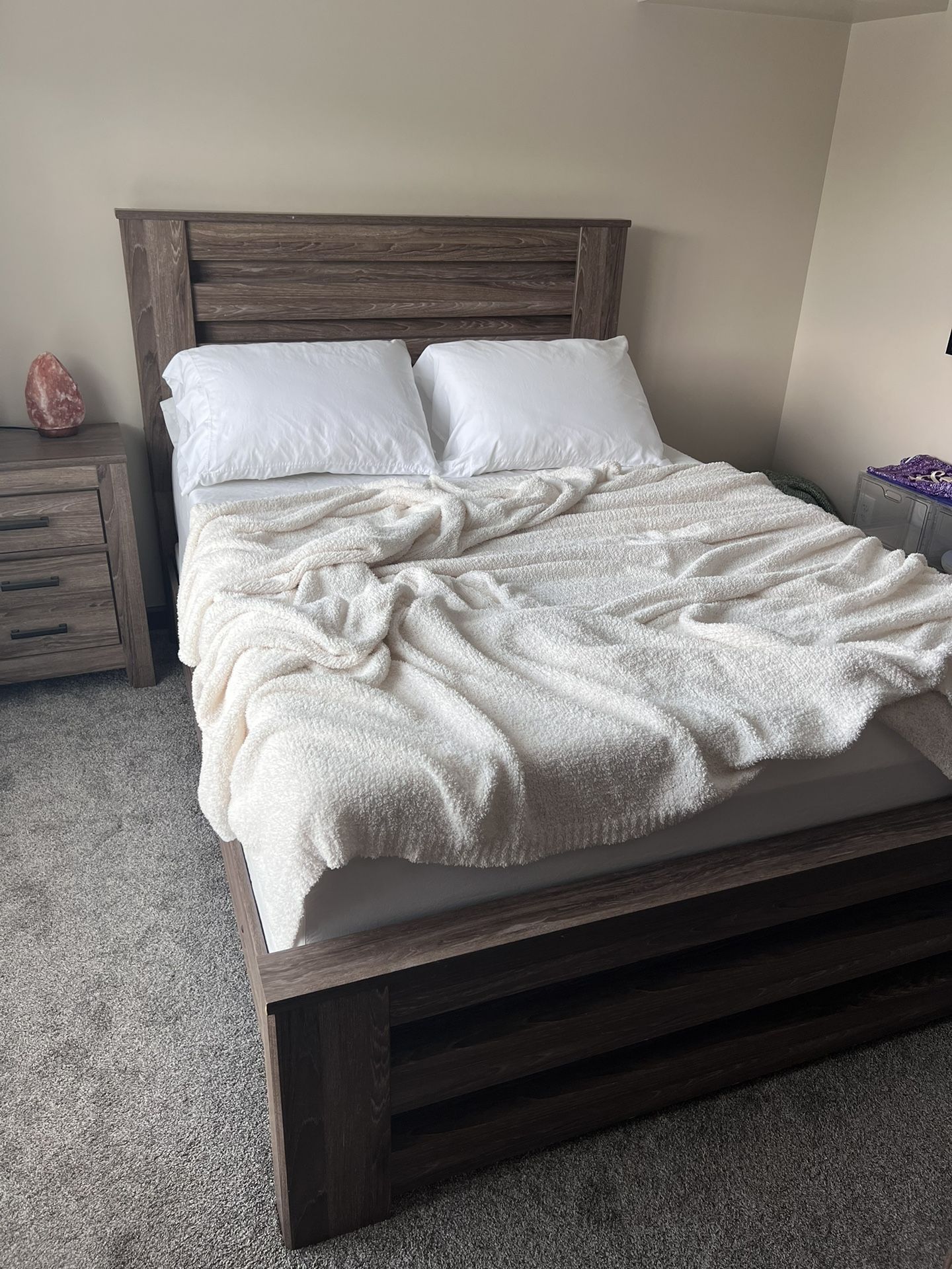 Ashley Bedroom Set - Bed/Dresser/Nightstand