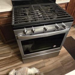 Whirlpool Gas Stove WFG550S0HZ1 Used