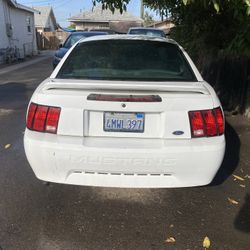 2000 Ford Mustang