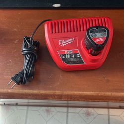 Milwaukee M12 Battery Charger Plus Battery 