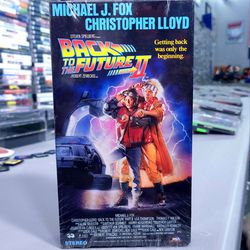 Back to the Future 2 (VHS, 1990) *TRADE IN YOUR OLD GAMES/TCG/COMICS/PHONES/VHS FOR CSH OR CREDIT HERE*