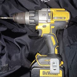 DeWalt DCD996 20V MAX XR Brushless Cordless 3-Speed 1/2 in Hammer Drill/Driver

