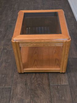 1 END TABLE WITH GLASS INSERT