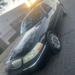 Lincoln Town Car 