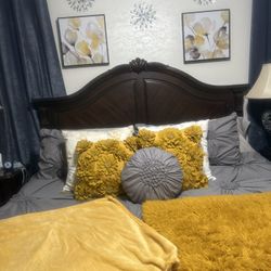 King Comfeter With Decorated Pillows