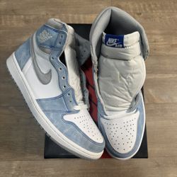 NIKE JORDAN 1 HYPER ROYAL