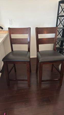 Set of two bar high chairs
